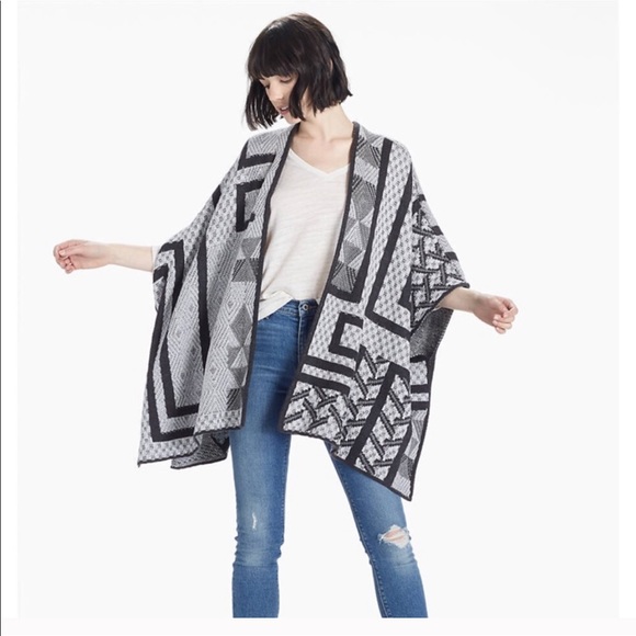 NWT Lucky Brand Poncho - Picture 2 of 7